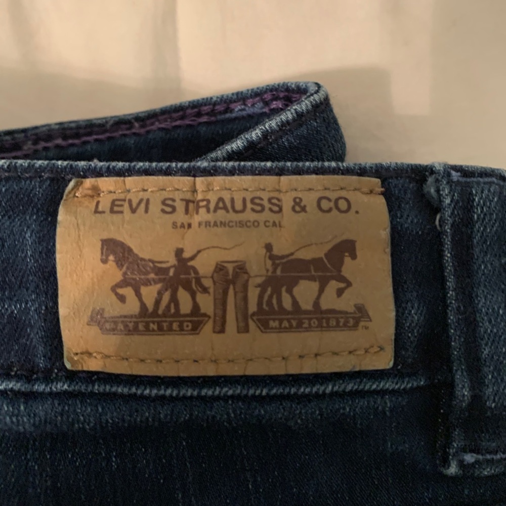 LEVIS never worn - Picture 4 of 4